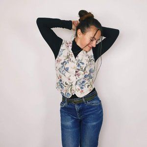 ~🥳HOST PICK🎉~ 1/10 Vintage Cottagecore Vest